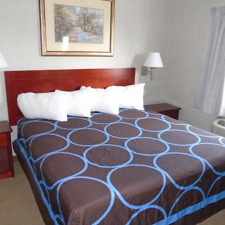 Super 8 By Wyndham Red Deer City Centre Extérieur photo