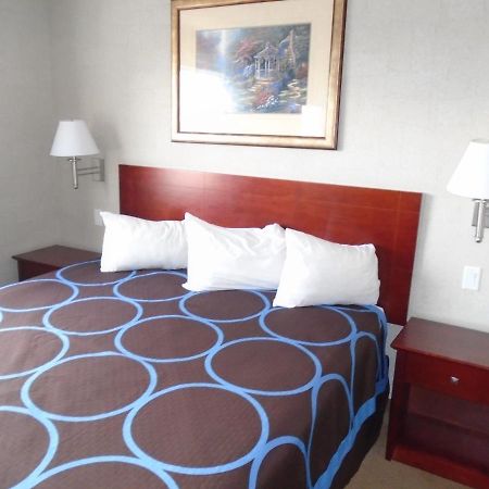 Super 8 By Wyndham Red Deer City Centre Extérieur photo