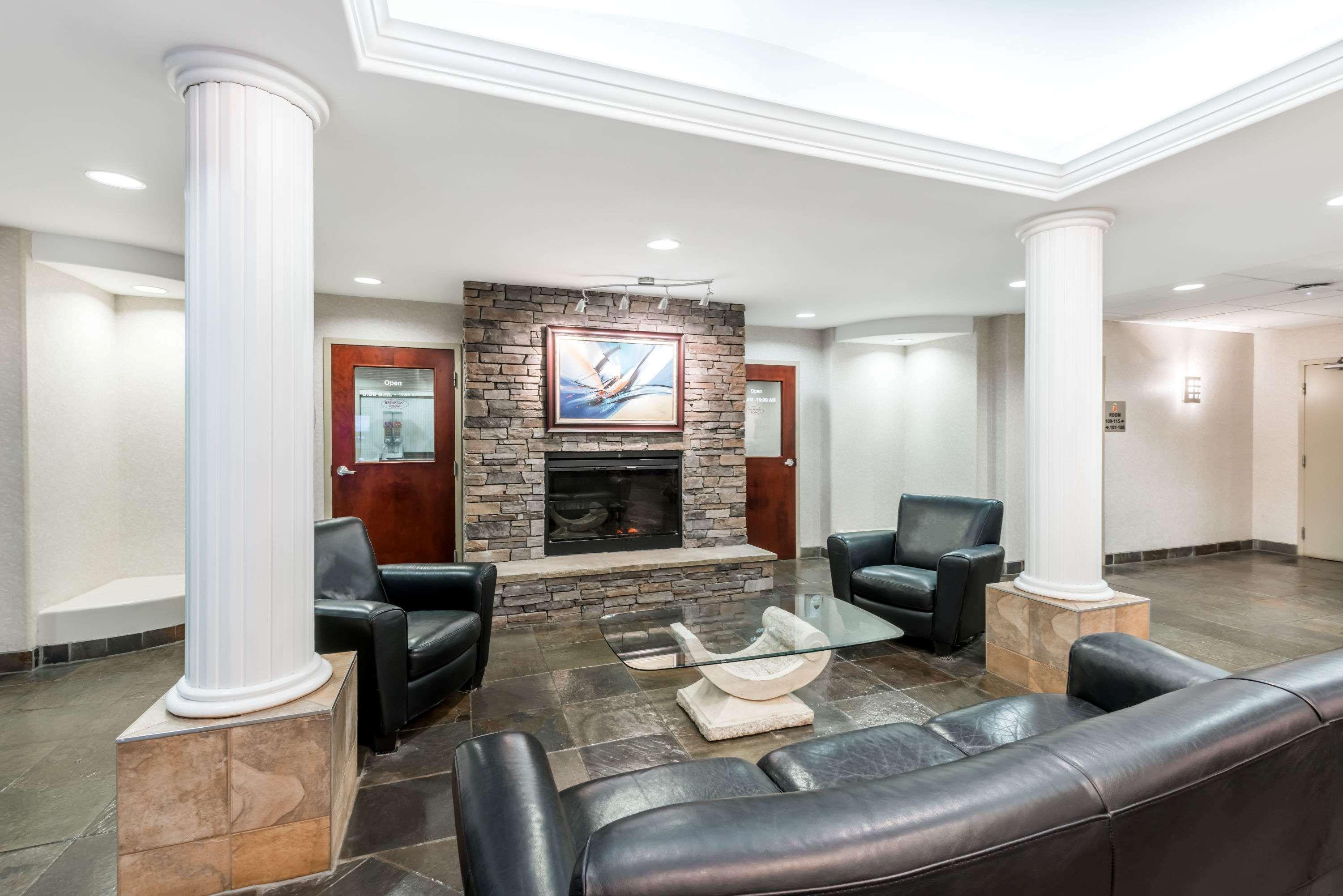 Super 8 By Wyndham Red Deer City Centre Extérieur photo