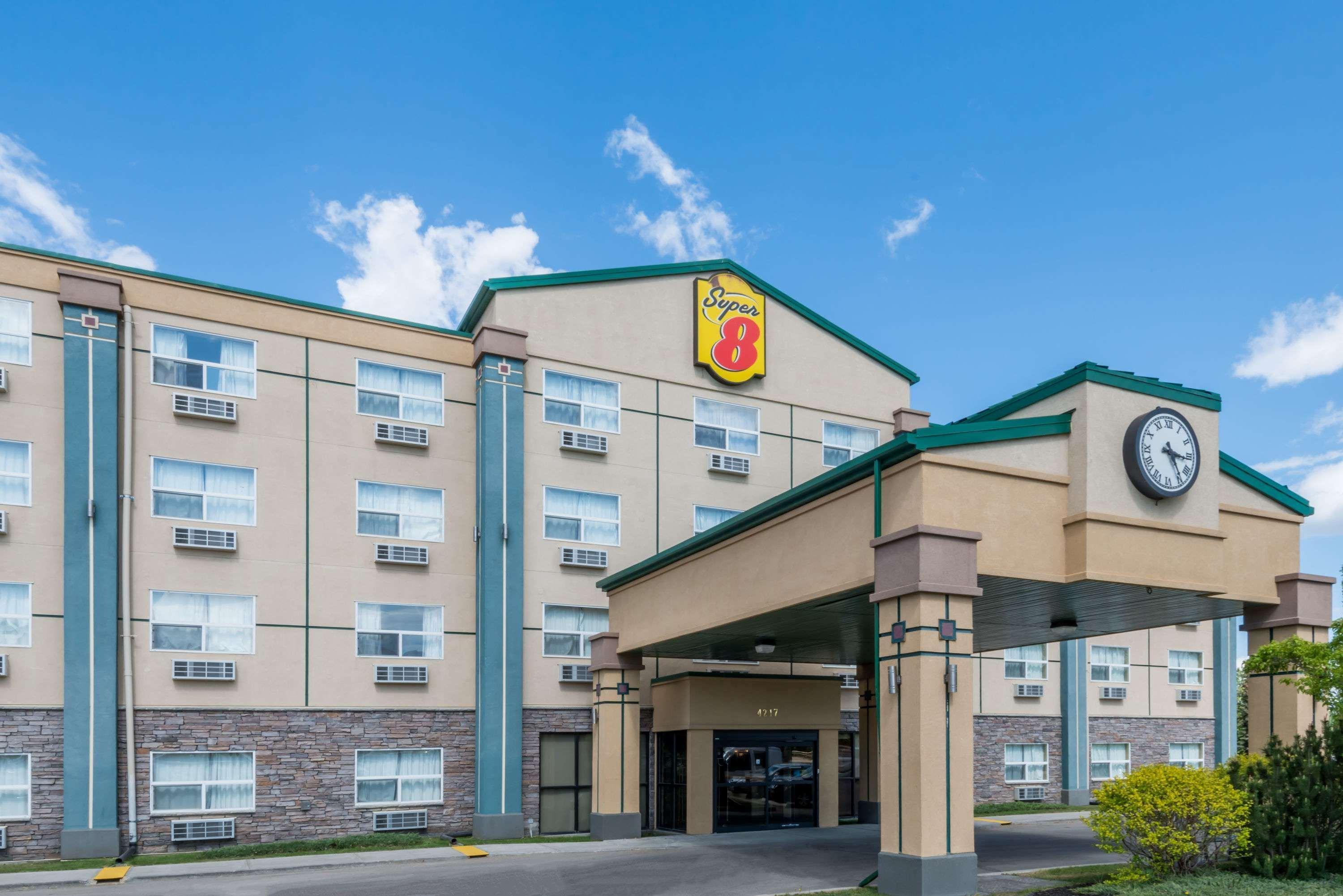 Super 8 By Wyndham Red Deer City Centre Extérieur photo