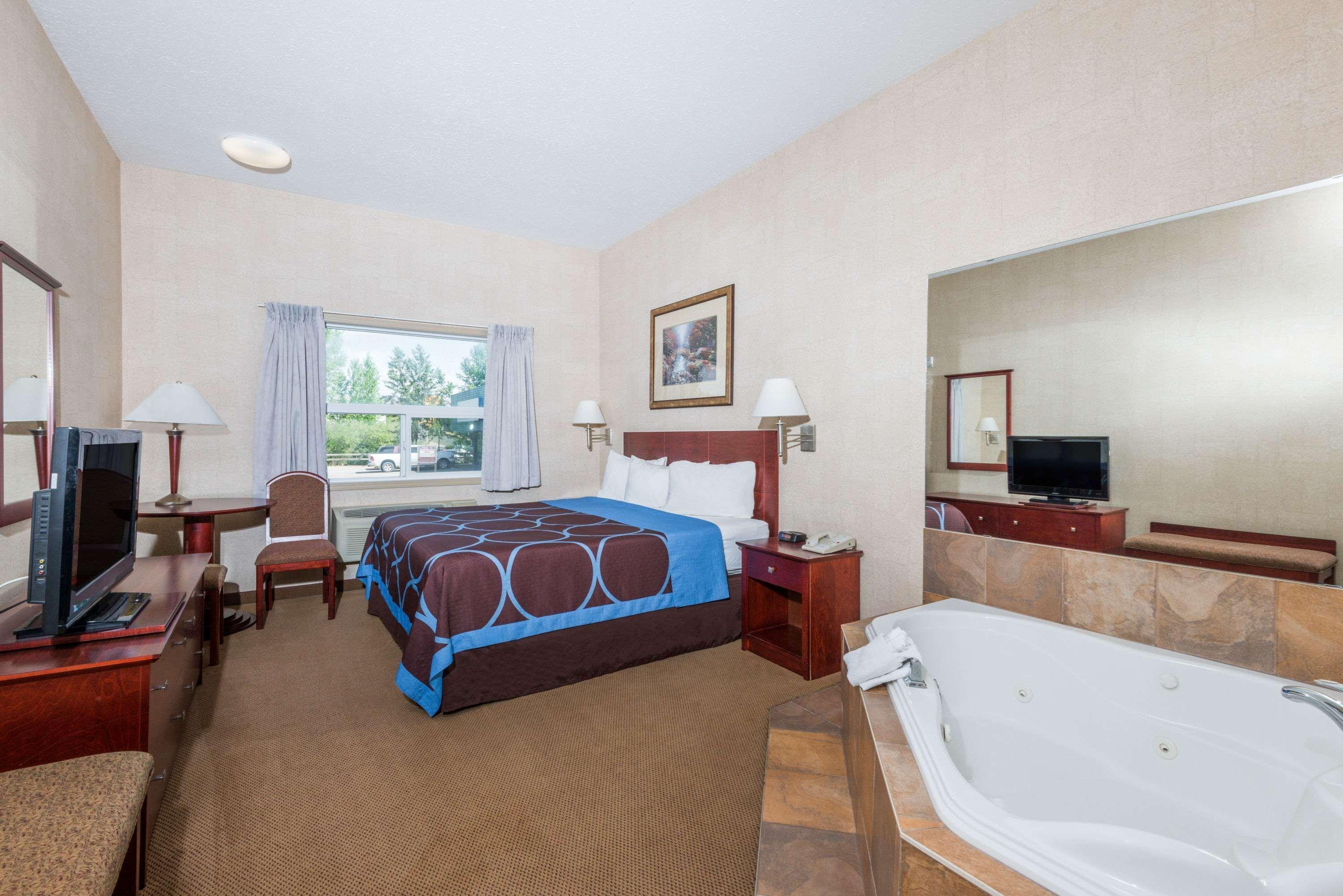Super 8 By Wyndham Red Deer City Centre Extérieur photo