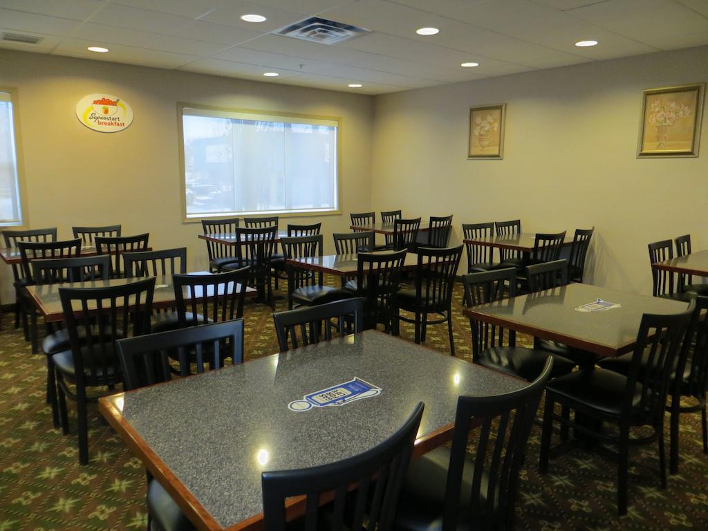 Super 8 By Wyndham Red Deer City Centre Extérieur photo