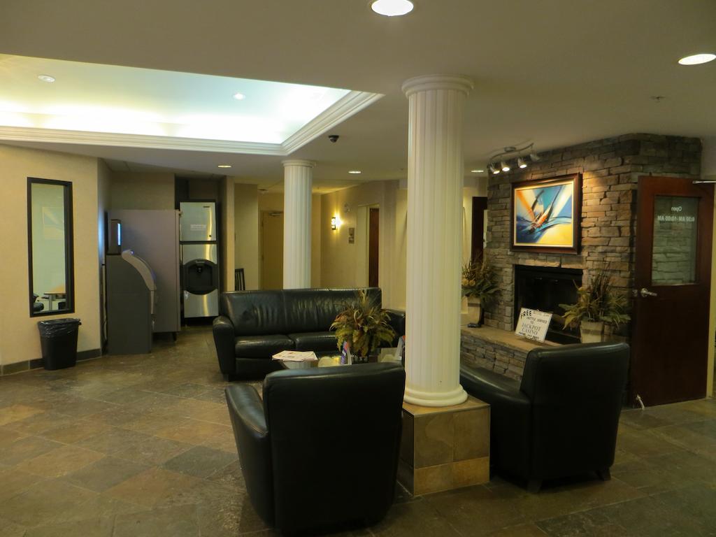Super 8 By Wyndham Red Deer City Centre Extérieur photo