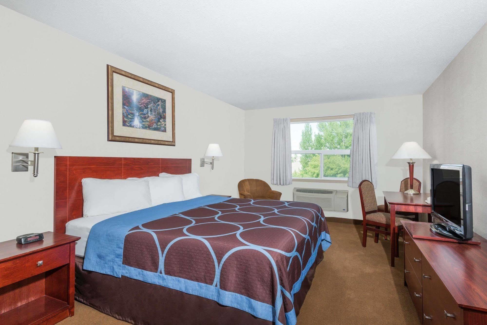 Super 8 By Wyndham Red Deer City Centre Extérieur photo