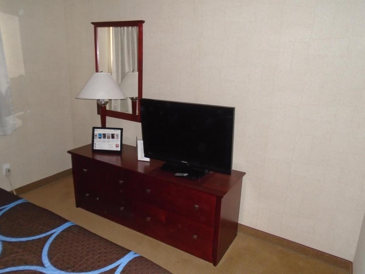 Super 8 By Wyndham Red Deer City Centre Extérieur photo
