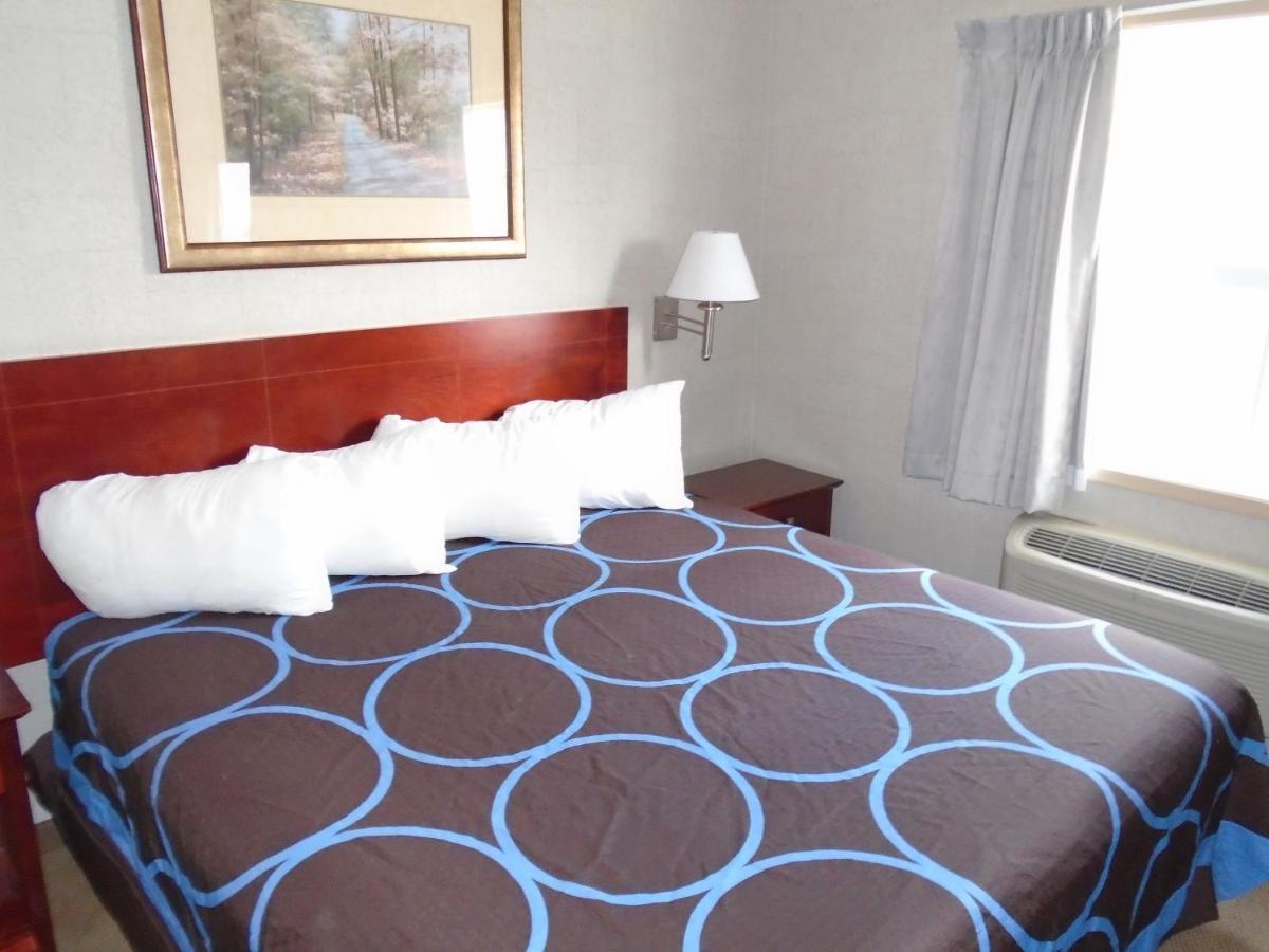 Super 8 By Wyndham Red Deer City Centre Extérieur photo